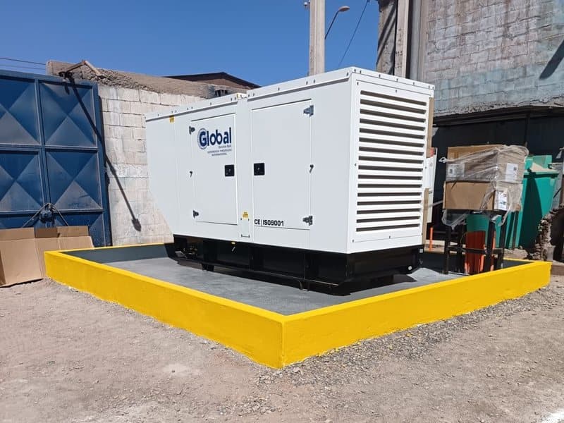 Grupo electrógeno instalado sobre losa por CLIMATEC