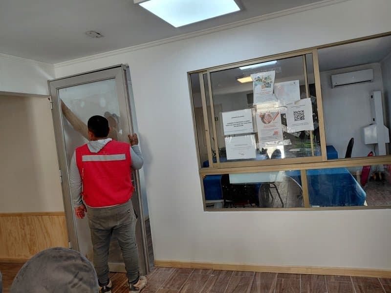 Habilitación de oficina con tabiquería y ventanal ejecutada por CLIMATEC